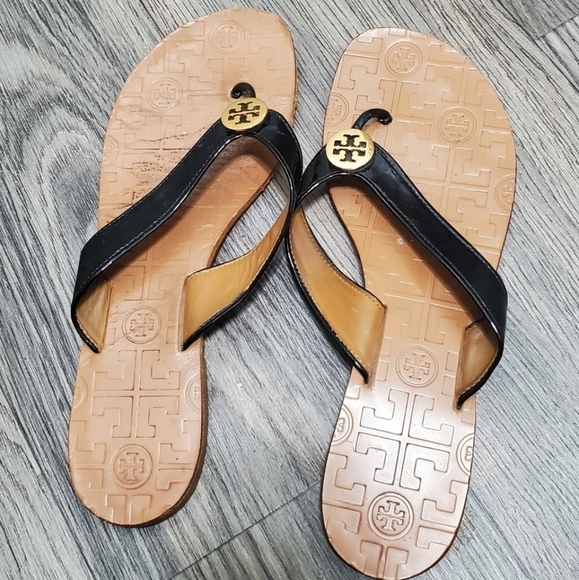 Tory Burch Thora Thong Black Patent Leather Brown Flat Sandals Women’s Size 8M🌴 - Picture 1 of 11